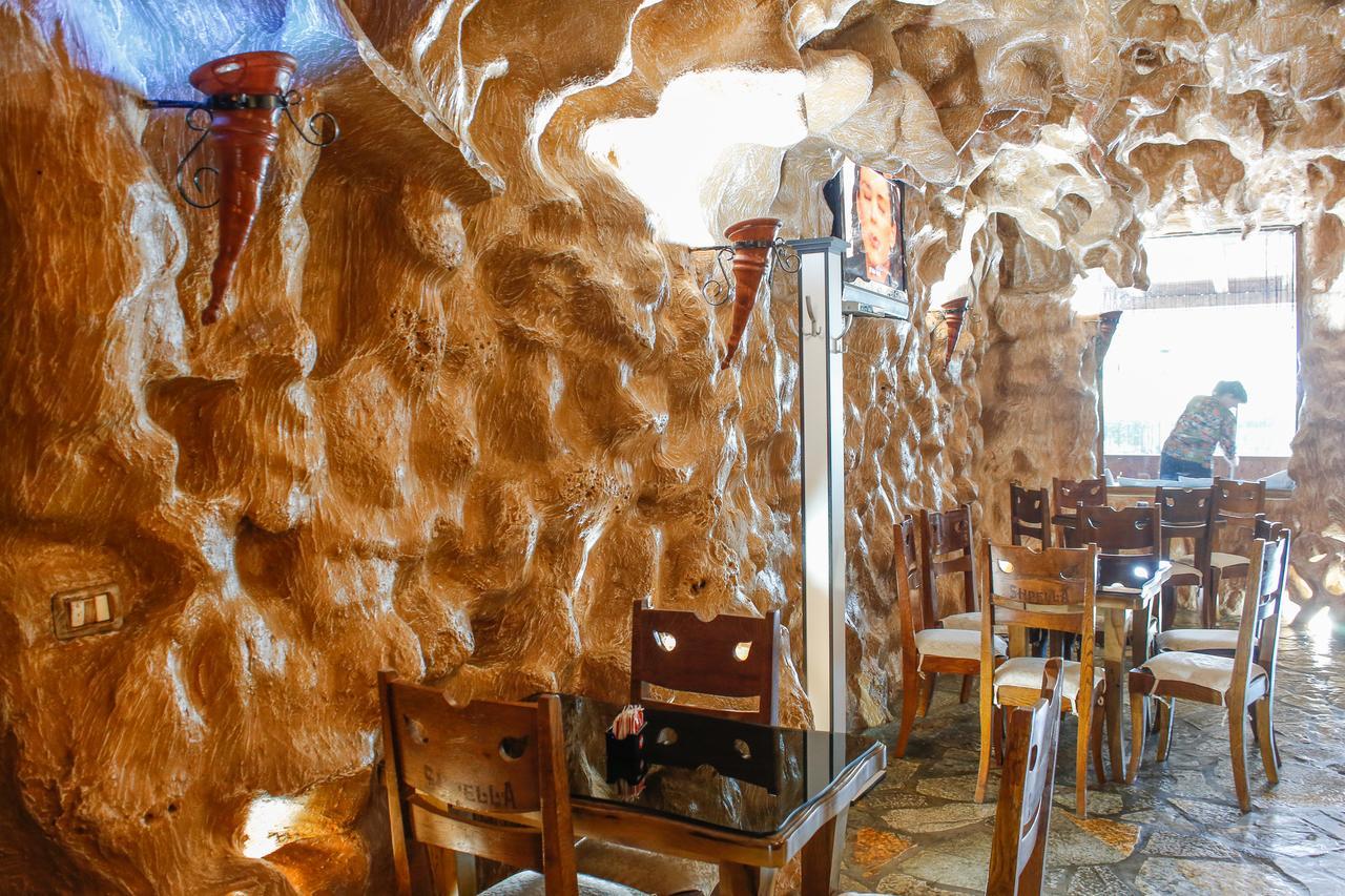 Hotel Shpella Berat Zewnętrze zdjęcie